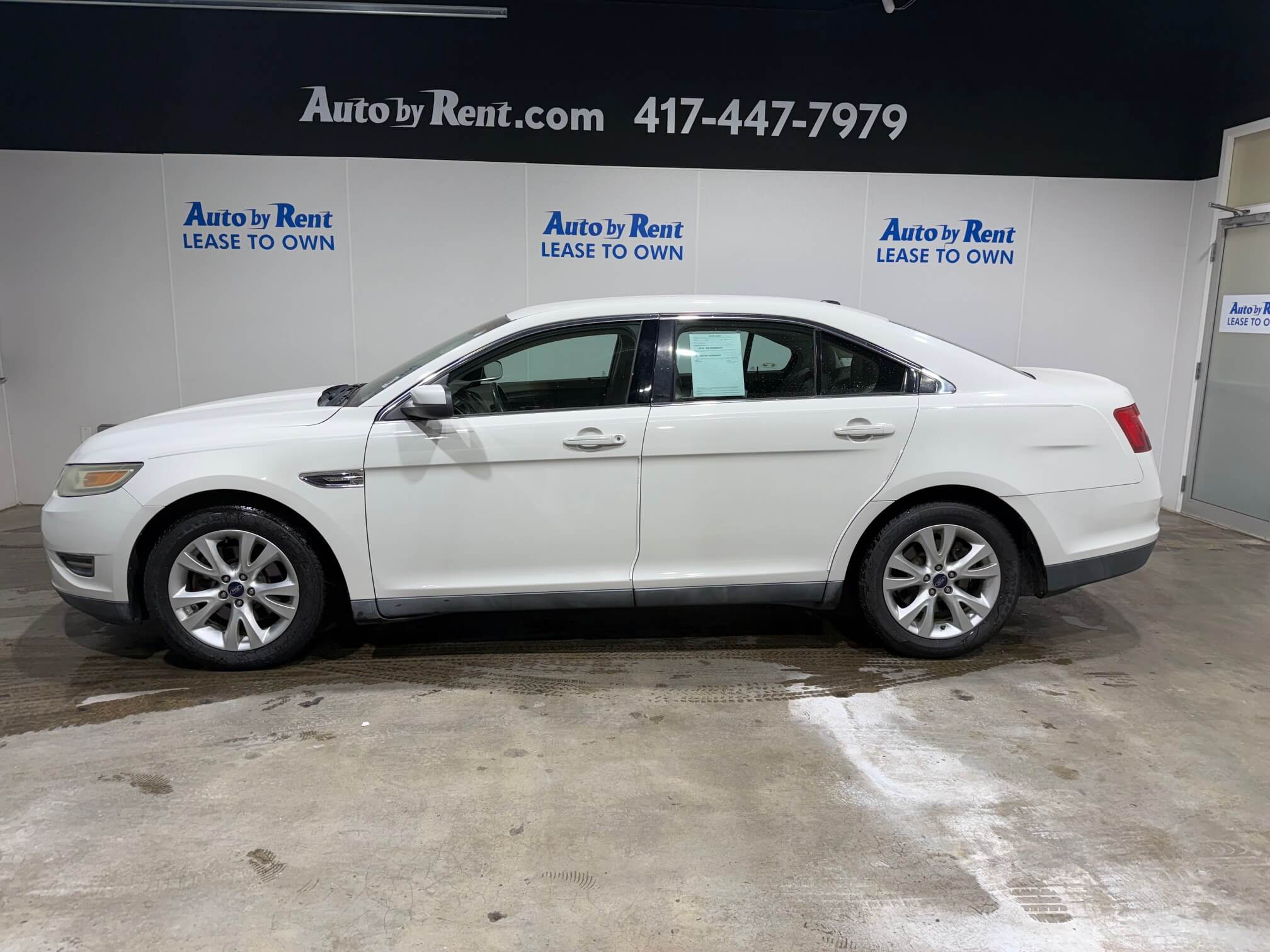 2011 Ford Taurus SEL FWD's photo