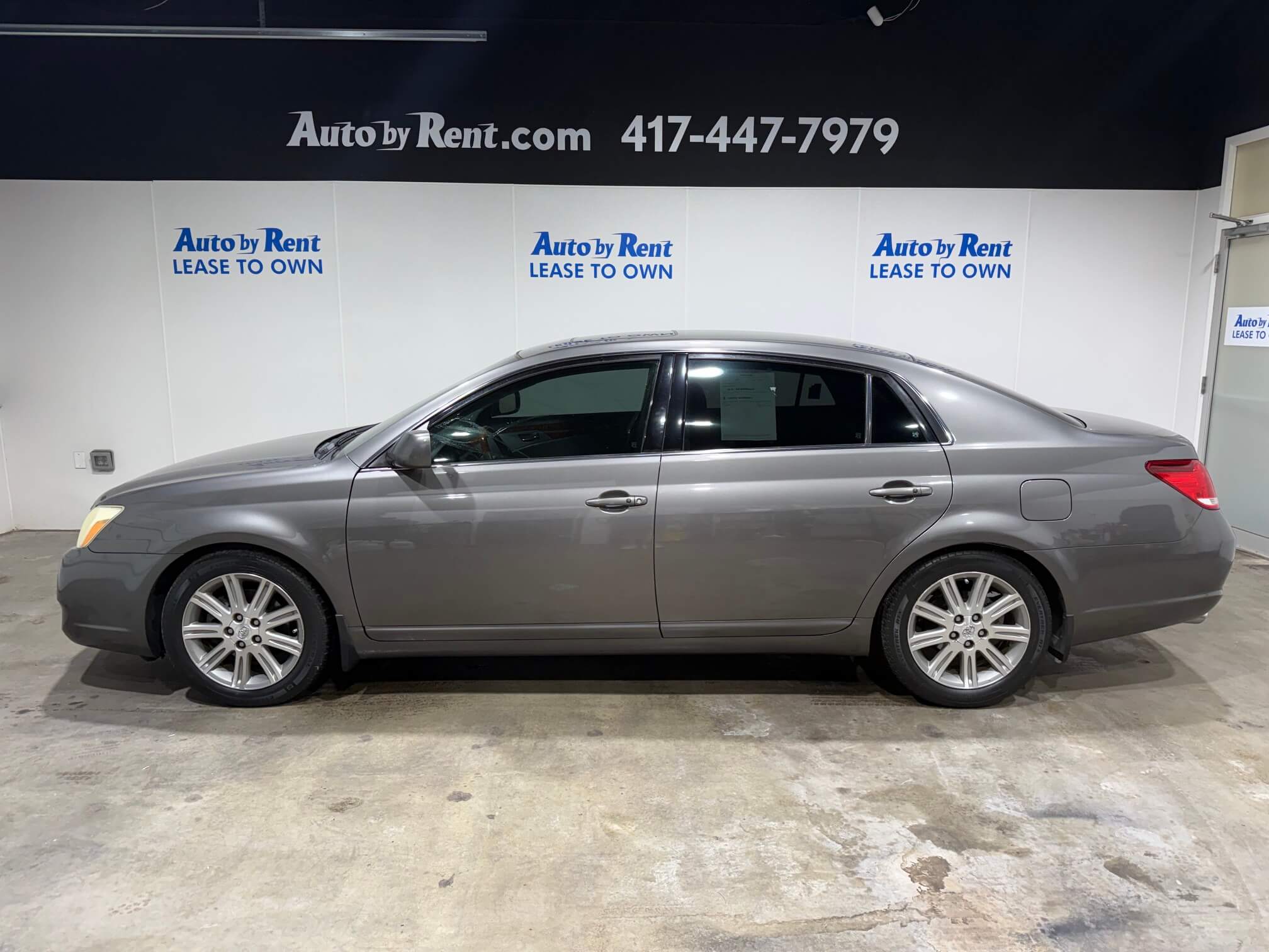 2005 Toyota Avalon Limited's photo
